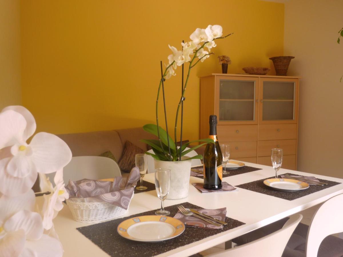 Ferienwohnung Gallo Mit Ueberdachter Terrasse Parkplatz 100 Mtr Z Strand Cannobio Exterior foto
